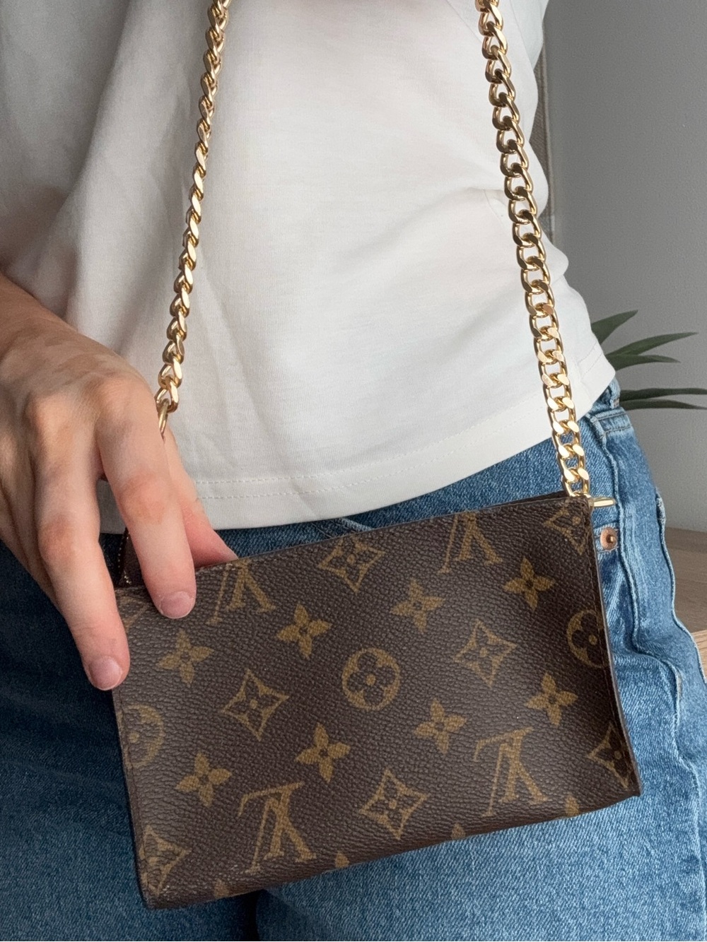 ✅AUTH✅LOUIS VUITTON POUCH - Picture 15 of 16